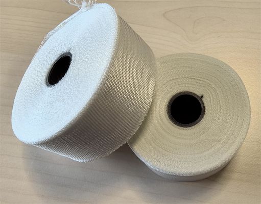 0.13 mm Épaisseur du ruban d'isolation en tissu de verre Résistance à la rupture ≥ 250N/10mm X100mm Non alcalin