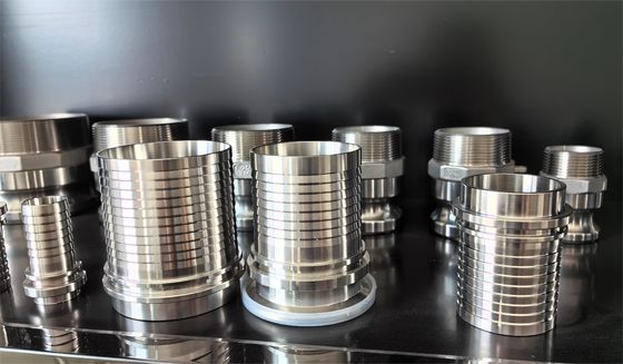 Connecteur de réservoir Processus de coulée de précision de cire perdue avec équipement de tour CNC