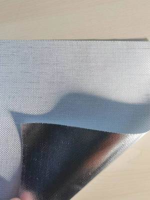 Structure en tissu de verre laminé avec feuille d'aluminium 118 g/m² pour une performance d'isolation élevée