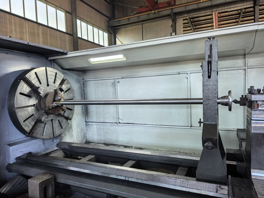 Arbre en acier usiné sur mesure par CNC pour essieux industriels