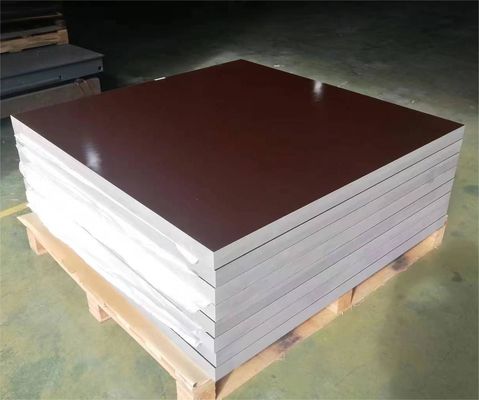 Matériau isolant électrique de 102 x 202 cm avec résistance à la flexion perpendiculaire aux stratifications ≥ 340 MPa