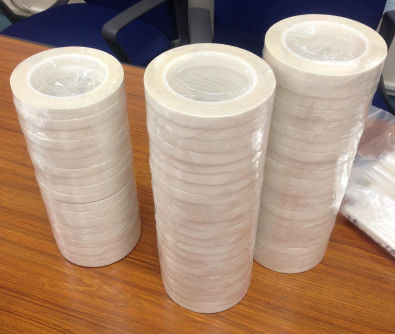Enveloppe isolante pour l'énergie Piles au lithium Ruban de fibre de verre de qualité industrielle à tension de rupture de classe F ≥ 1,8 kV