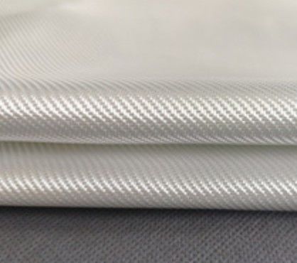Excellente résistance chimique Traitement thermique Tissu en fibre de verre 0,8 mm d'épaisseur pour des solutions d'emballage flexibles