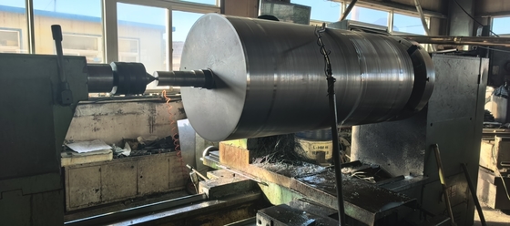 Arbre en acier usiné sur mesure par CNC pour essieux industriels