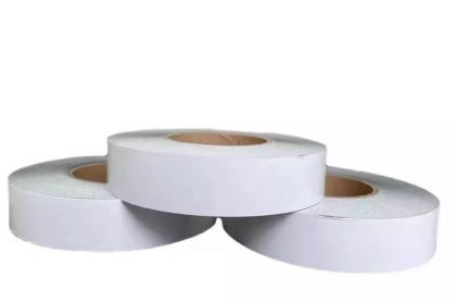 Découpe à l'emporte-pièce de ruban adhésif double face en caoutchouc de 80um d'épaisseur pour collage général