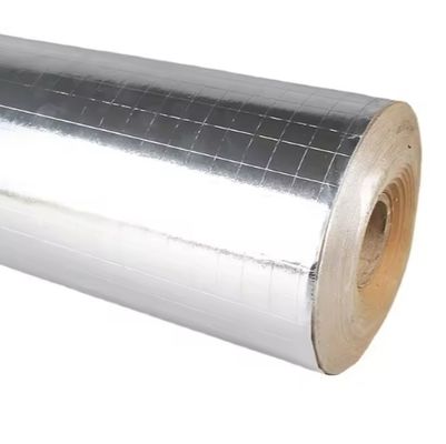 Façade en feuille-Scrim-Kraft avec scrim à deux voies, support en papier kraft de 60 gm et poids de base de 95 gm pour les applications d'isolation